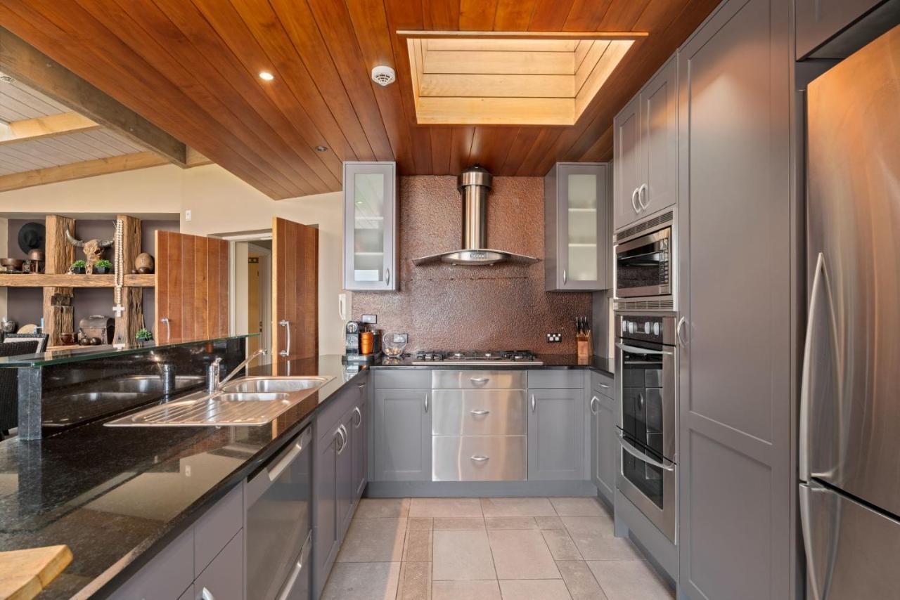 The Village Green Apartment Квинстаун Экстерьер фото