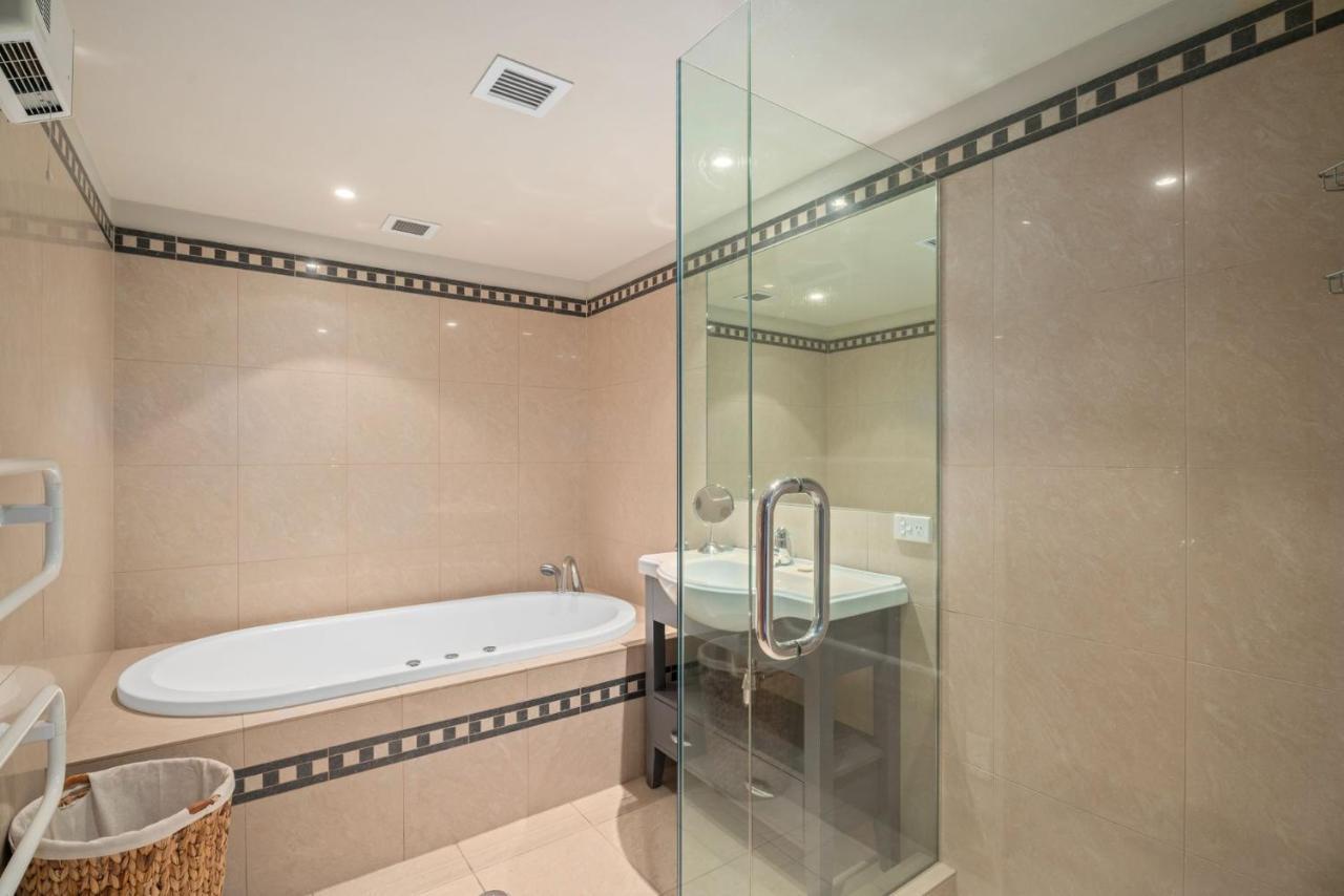 The Village Green Apartment Квинстаун Экстерьер фото